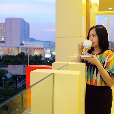 Big Fish Hotel Manado Buitenkant foto