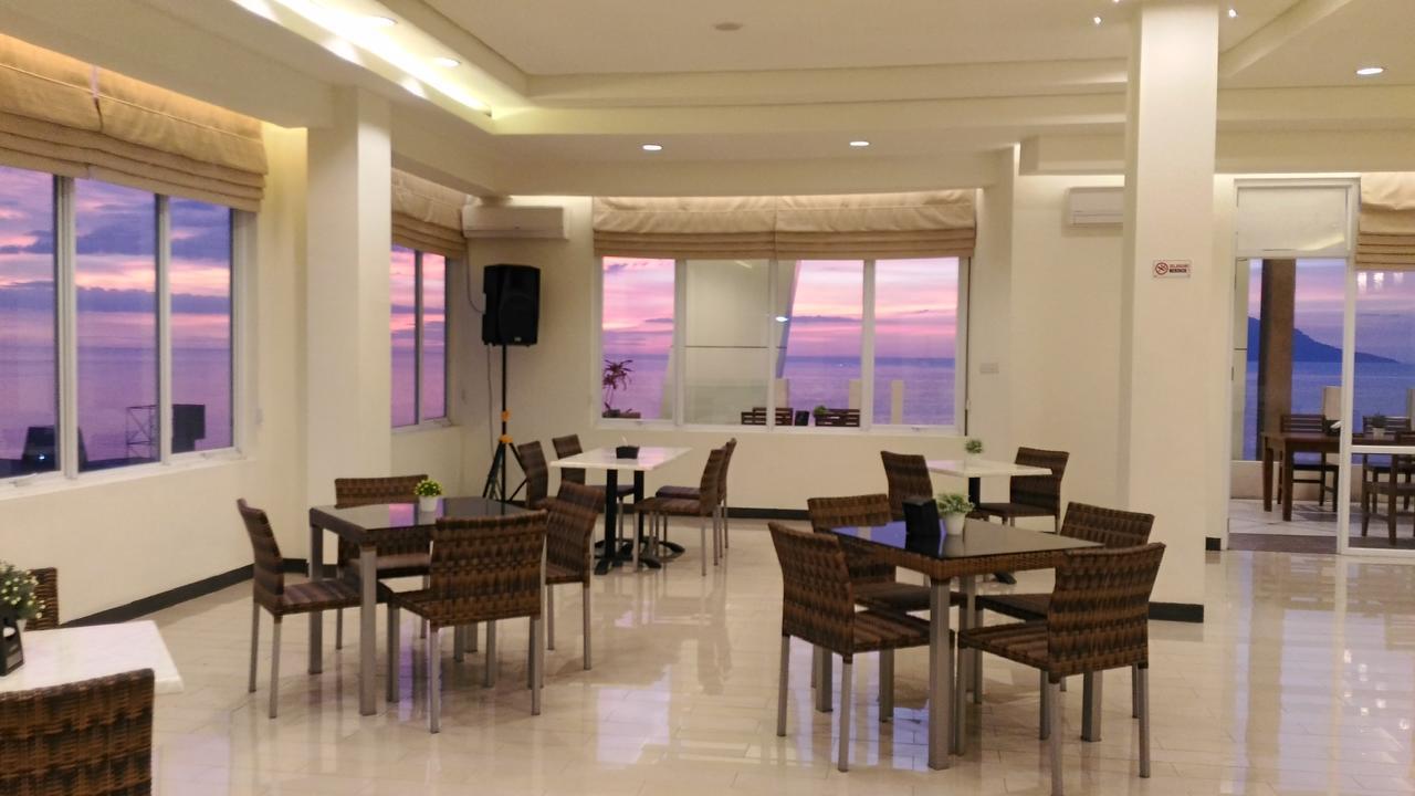 Big Fish Hotel Manado Buitenkant foto