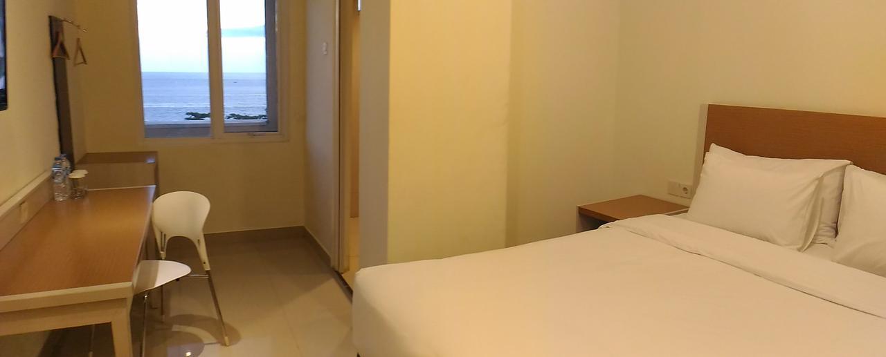 Big Fish Hotel Manado Buitenkant foto