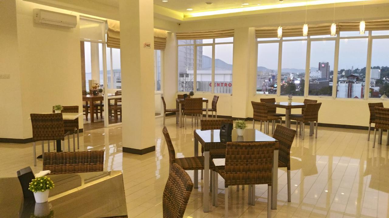 Big Fish Hotel Manado Buitenkant foto