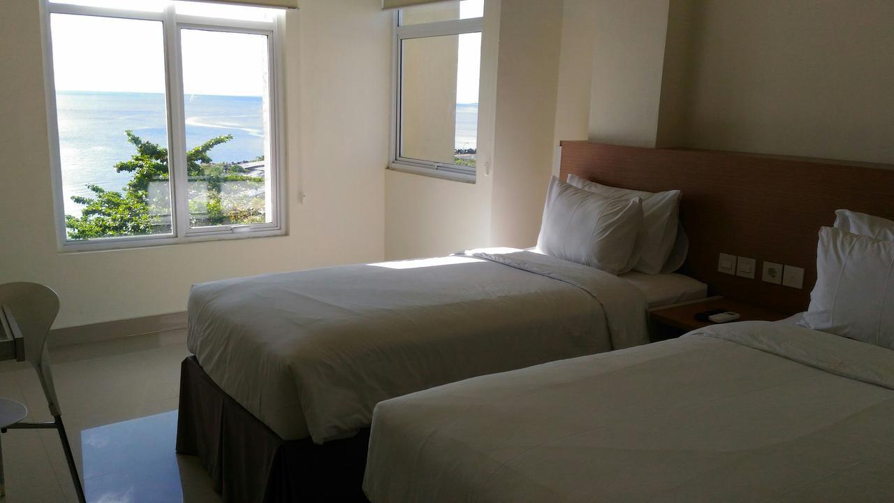 Big Fish Hotel Manado Buitenkant foto