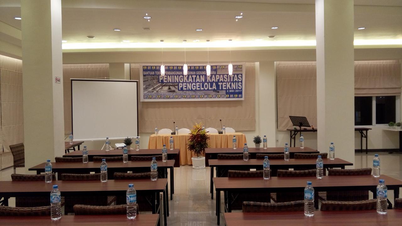 Big Fish Hotel Manado Buitenkant foto