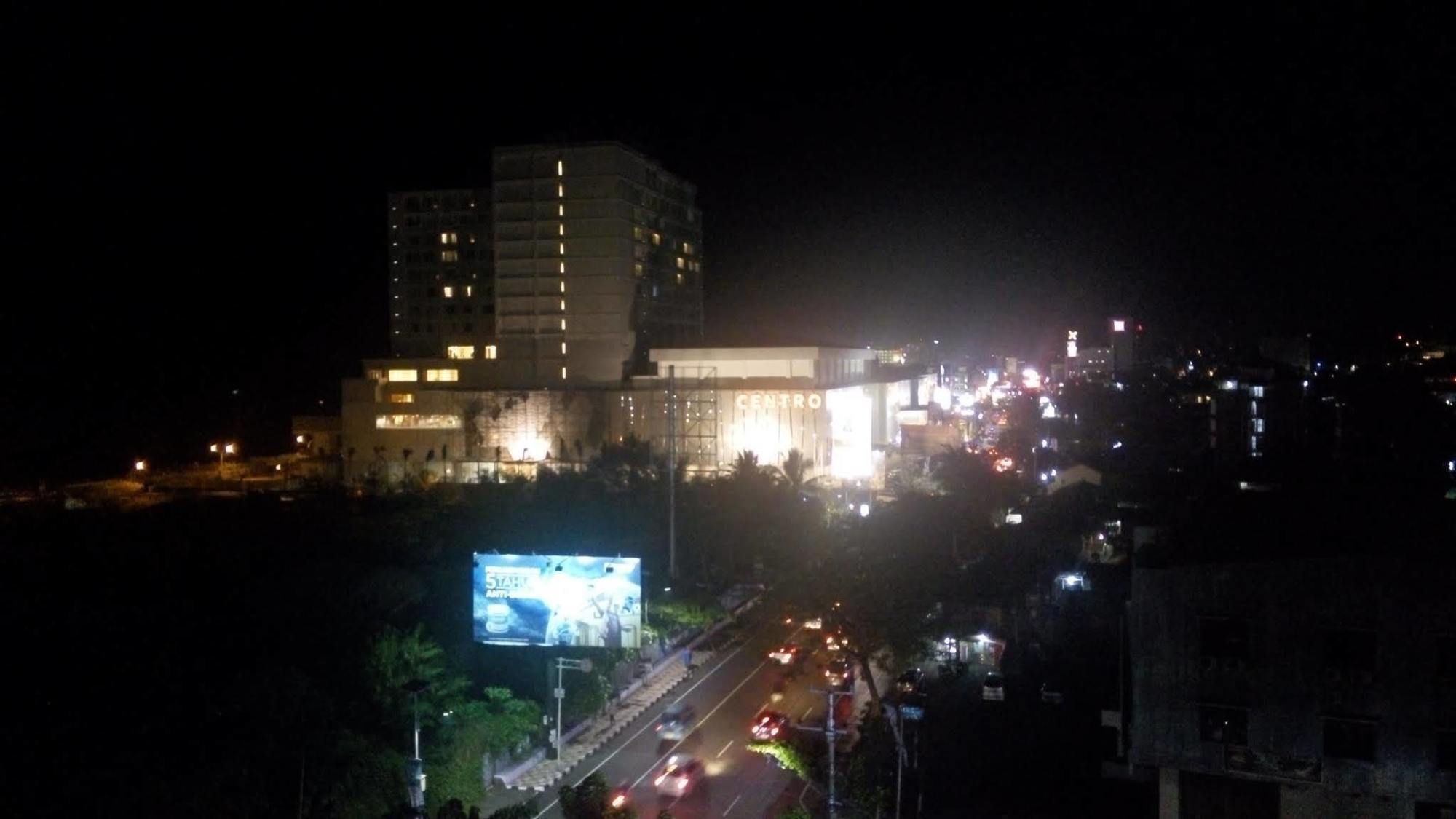 Big Fish Hotel Manado Buitenkant foto