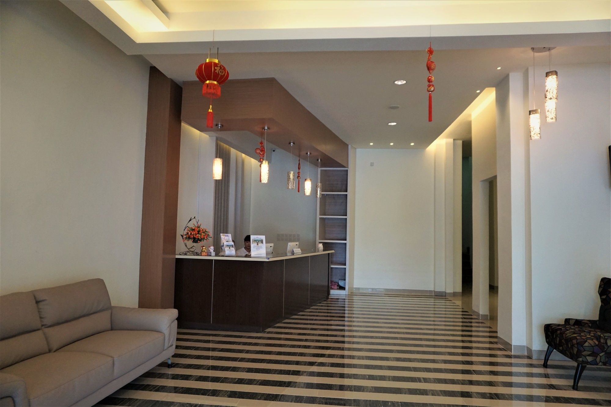 Big Fish Hotel Manado Buitenkant foto