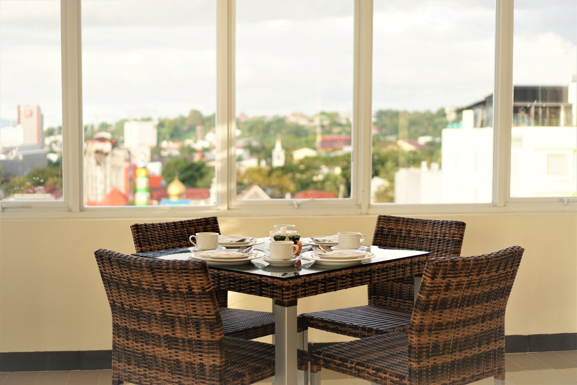 Big Fish Hotel Manado Buitenkant foto